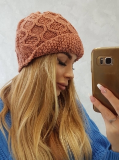 DÁMSKA ČAPICA - tehlová